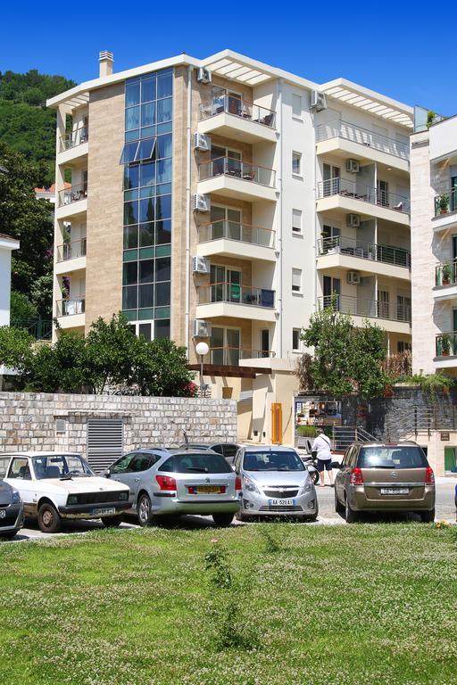 Sarap Apartments Budva Bagian luar foto
