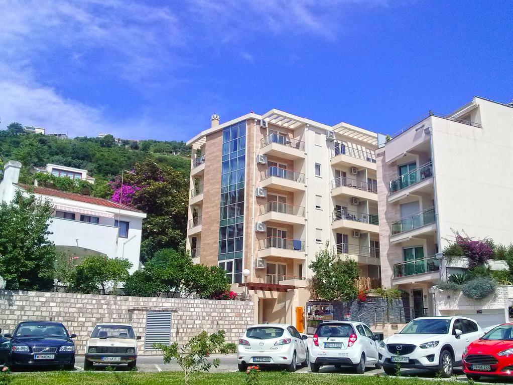 Sarap Apartments Budva Bagian luar foto