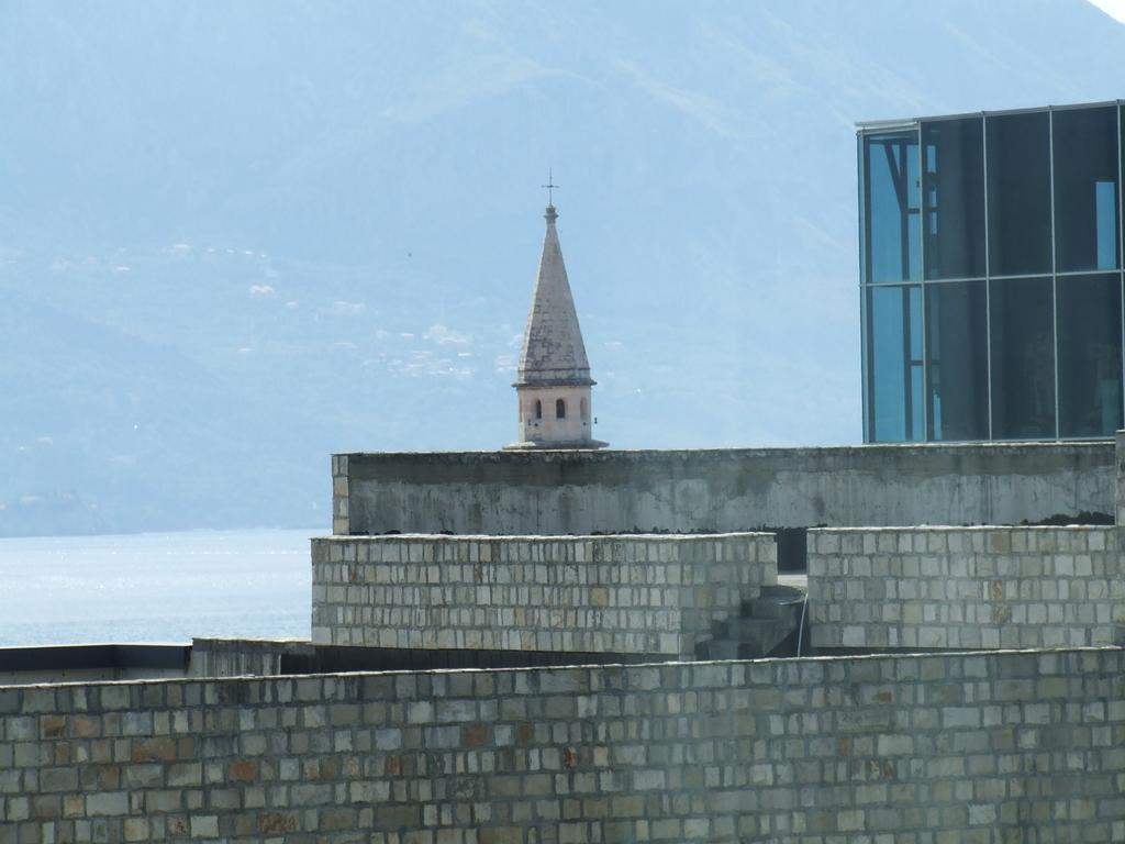 Sarap Apartments Budva Bagian luar foto